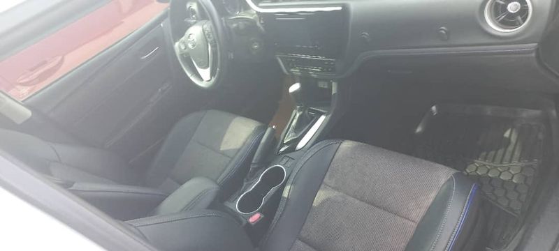 Thumbnail 8 of 2018 TOYOTA Corolla SE